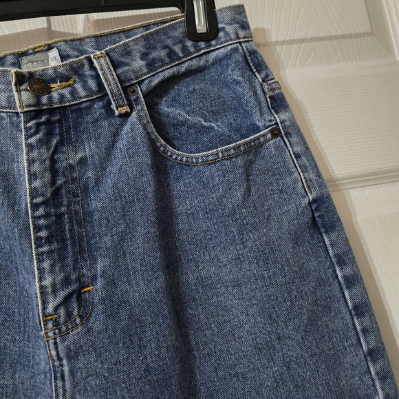 Vintage 90s Sloane St. Mom Jeans, Medium Wash, High Waist, Straight Leg, EUC! - Picture 3 of 12